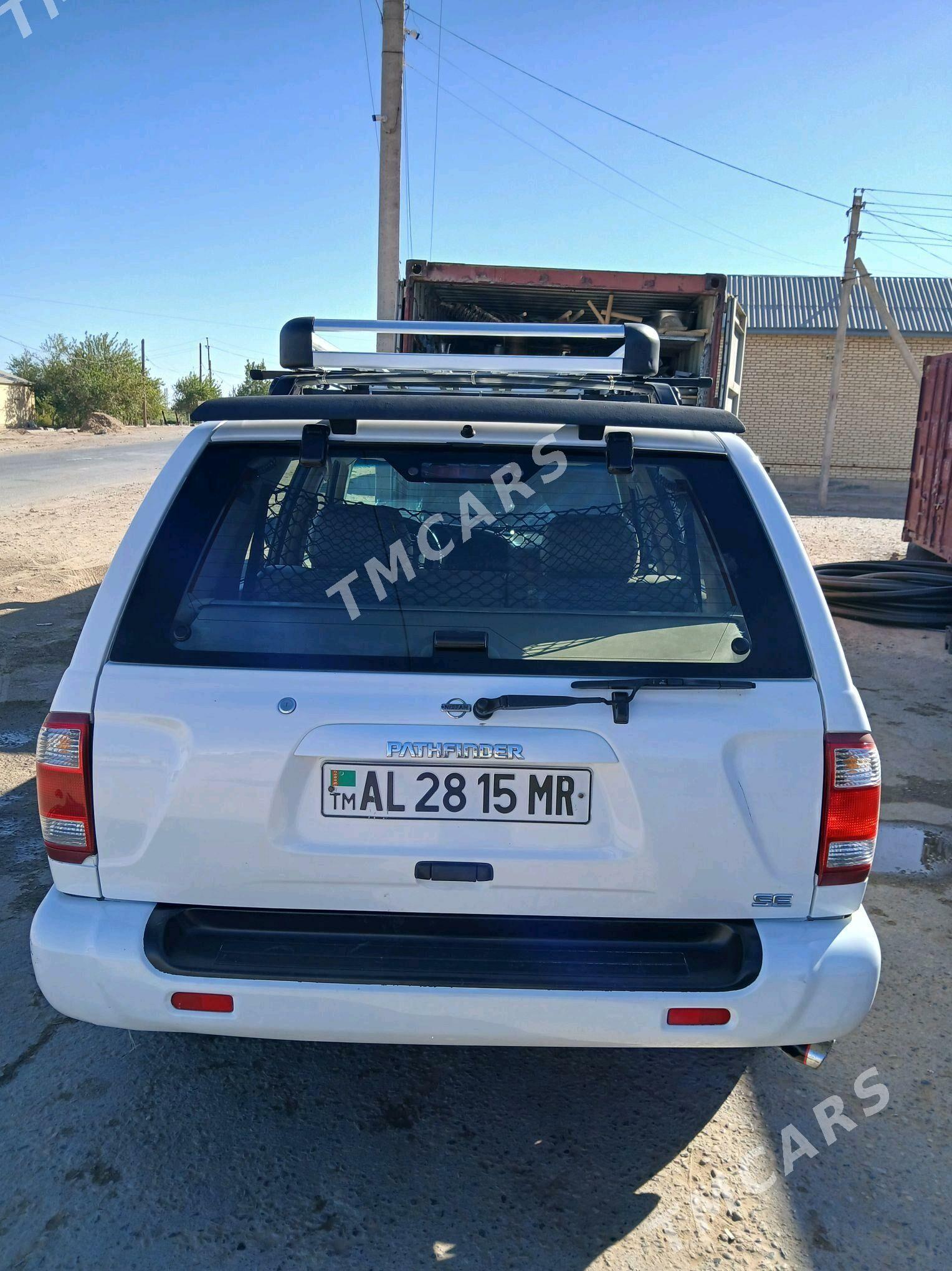 Nissan Pathfinder 2001 - 125 000 TMT - Мары - img 1