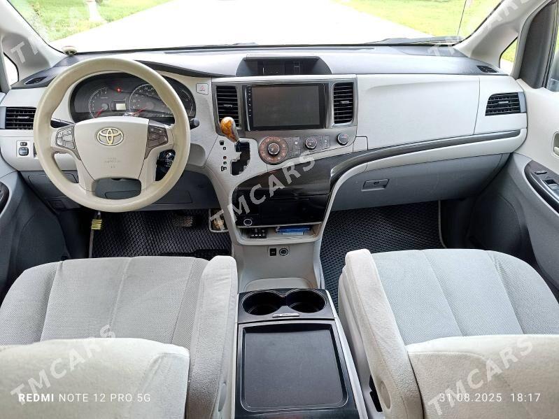Toyota Sienna 2010 - 310 000 TMT - Мары - img 7