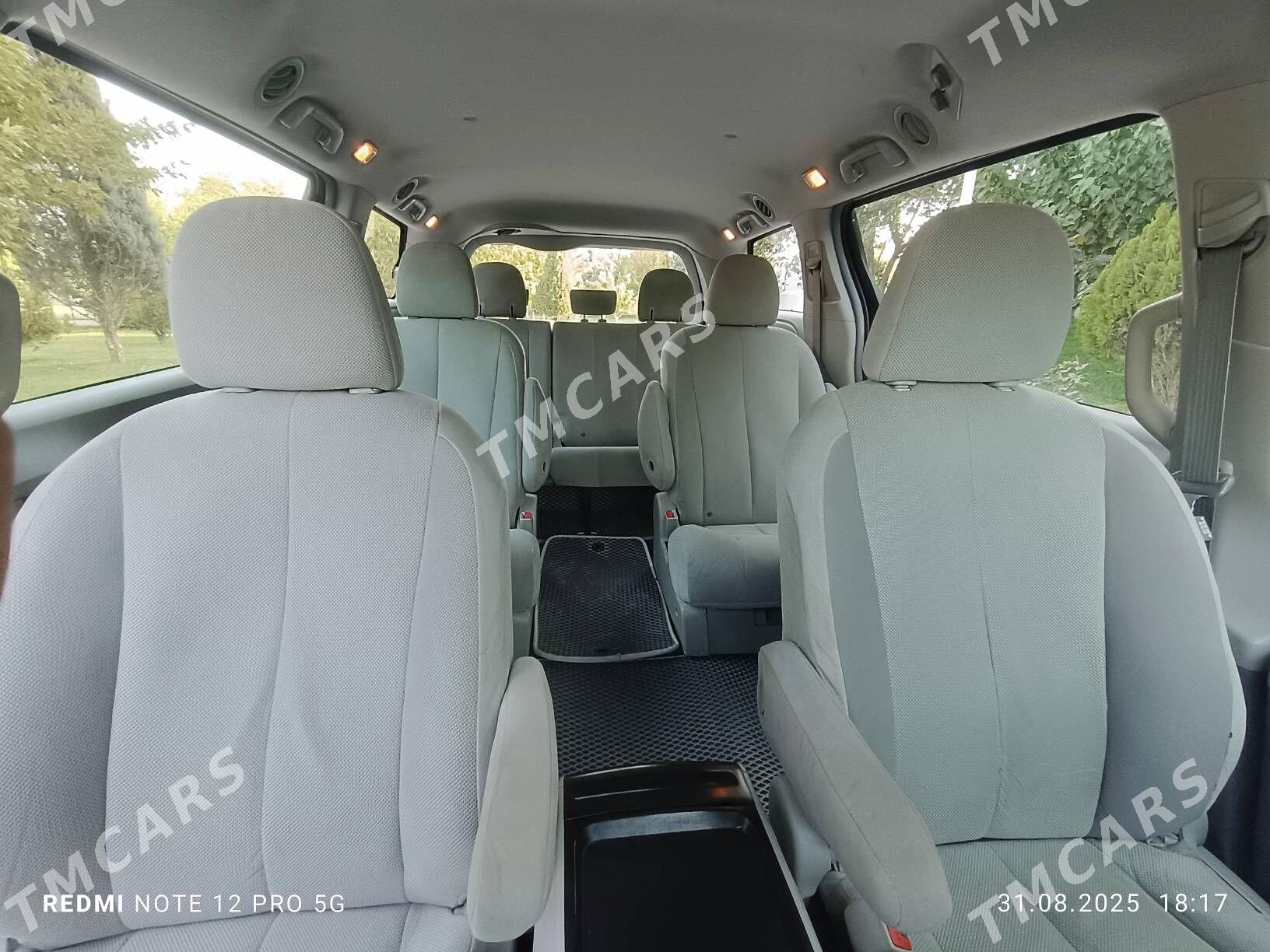 Toyota Sienna 2010 - 310 000 TMT - Мары - img 8