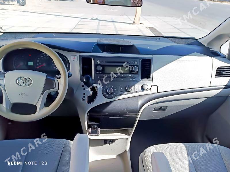 Toyota Sienna 2012 - 310 000 TMT - Мары - img 6