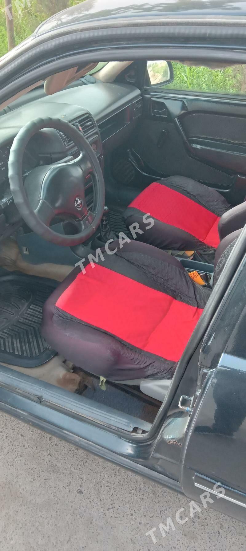 Opel Vectra 1990 - 30 000 TMT - Dänew - img 3