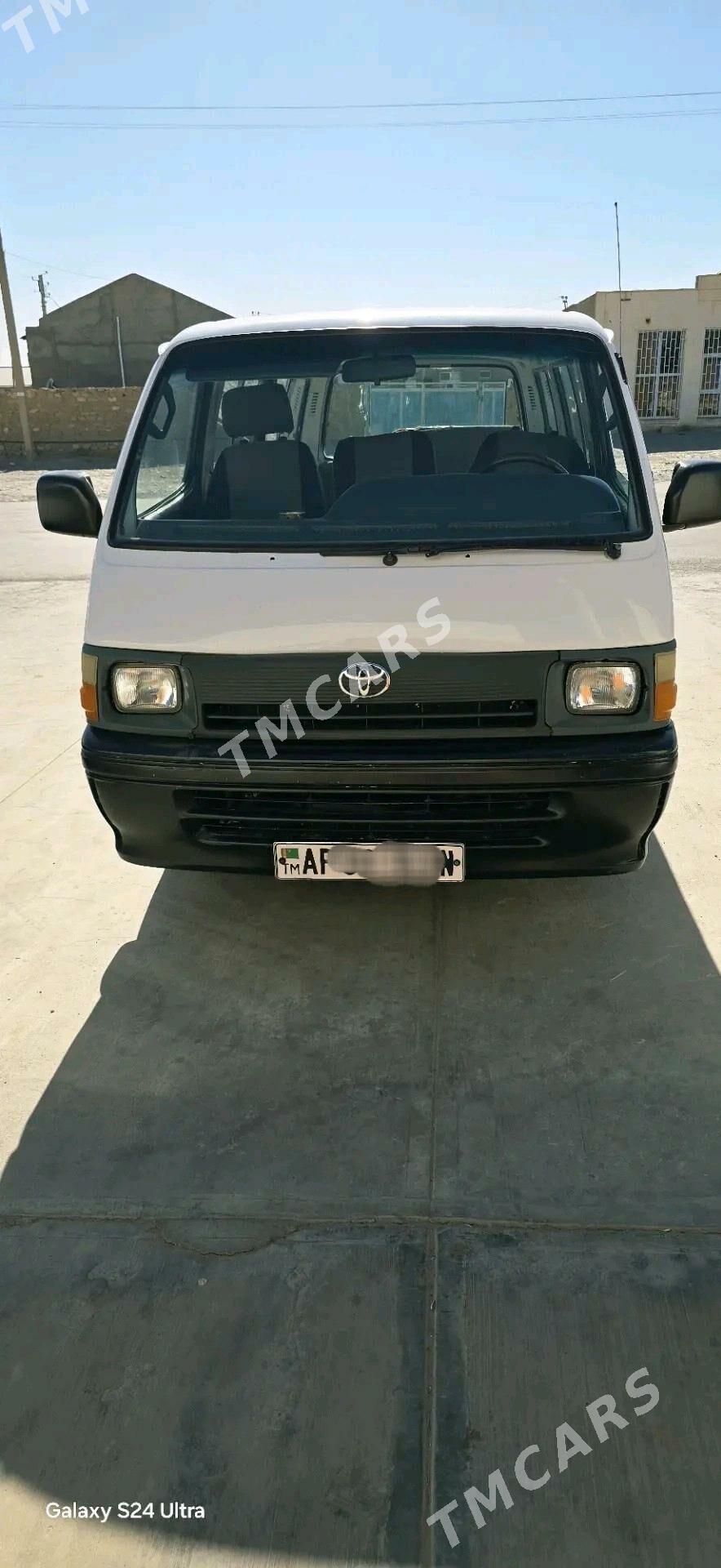 Toyota Hiace 1996 - 84 000 TMT - Gyzylarbat - img 2