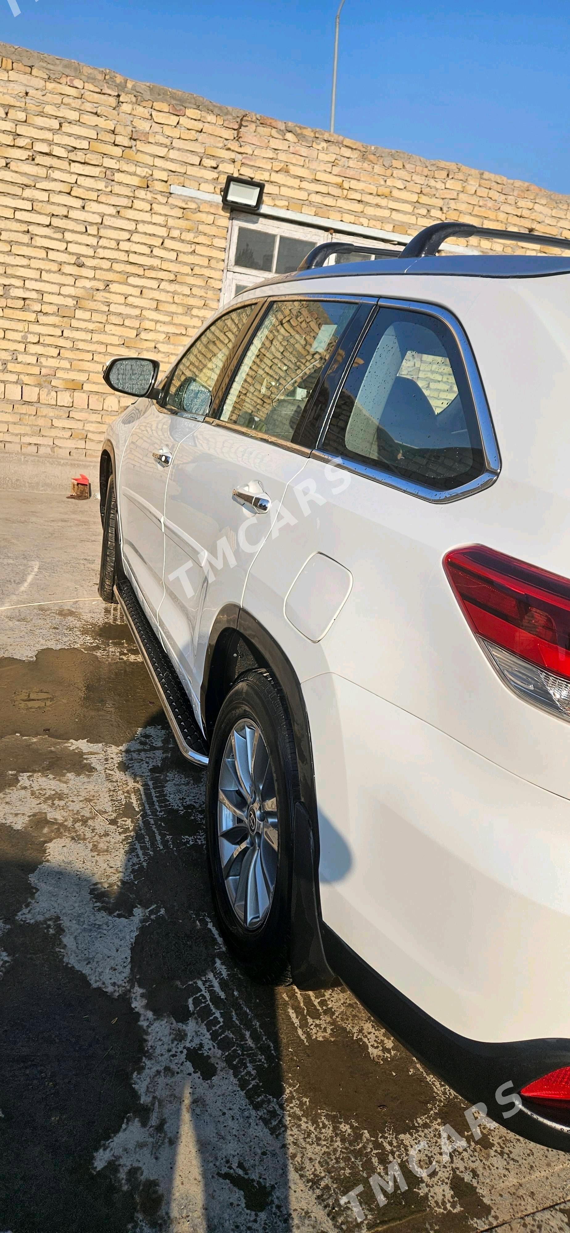 Toyota Highlander 2019 - 400 000 TMT - Фарап - img 3