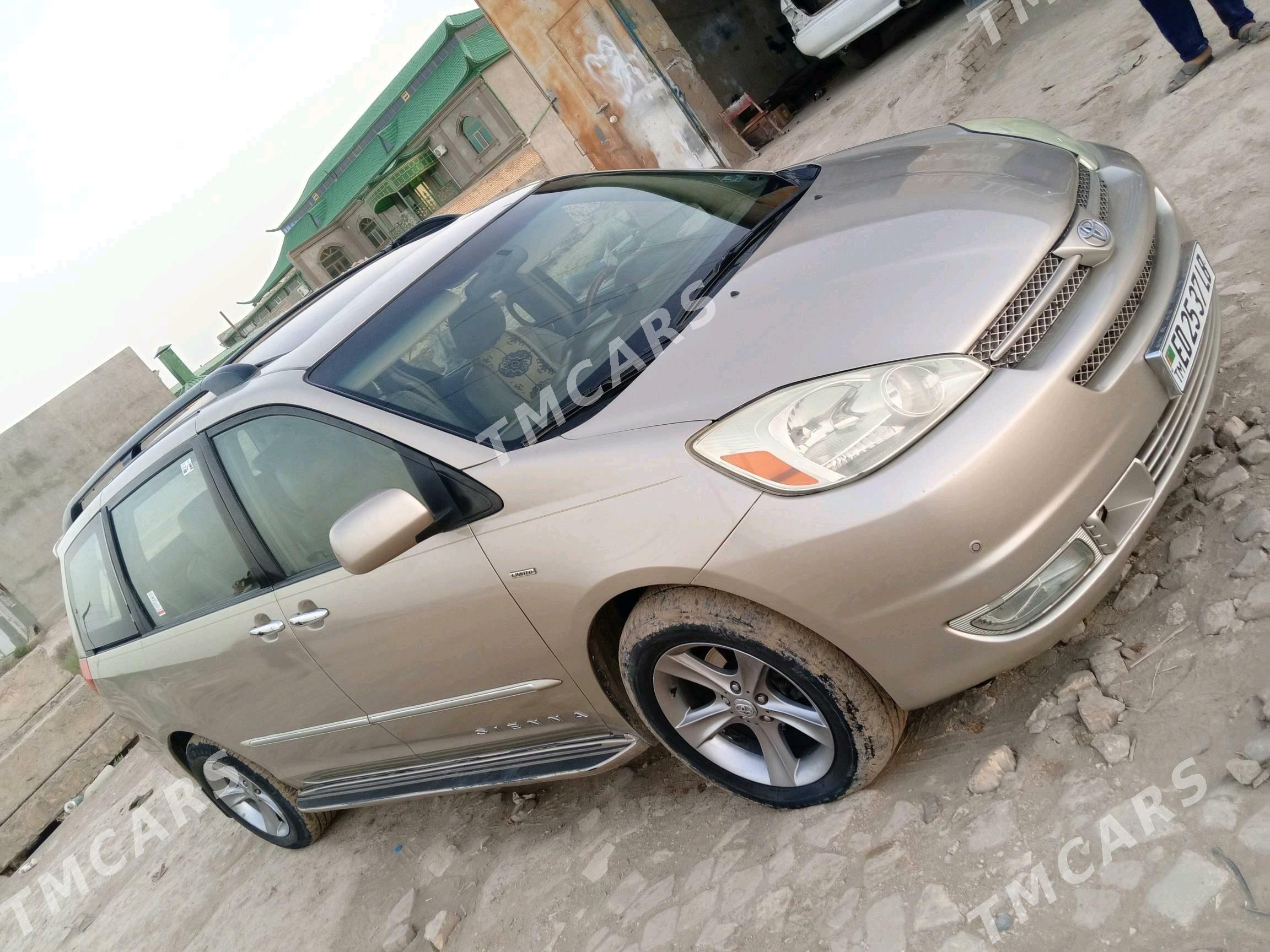 Toyota Sienna 2004 - 250 000 TMT - Халач - img 3