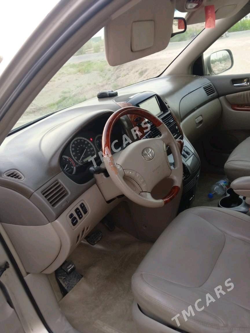 Toyota Sienna 2004 - 250 000 TMT - Халач - img 5