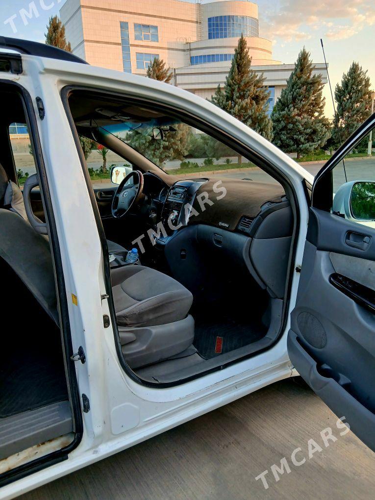 Toyota Sienna 2004 - 160 000 TMT - Дянев - img 2