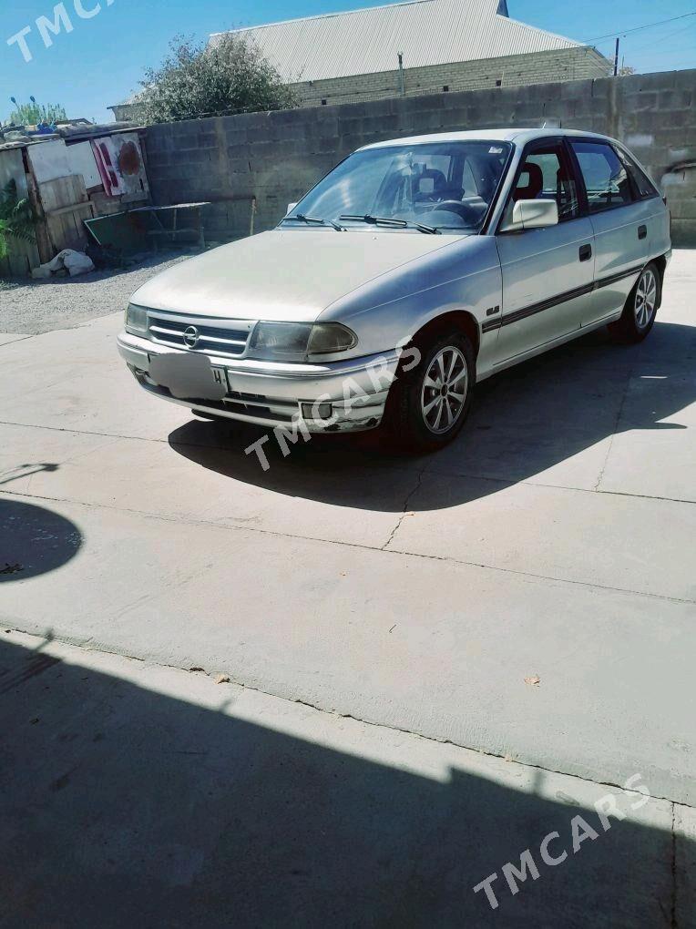 Opel Astra 1993 - 33 000 TMT - Бахарден - img 2