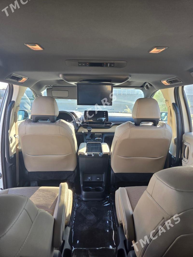 Toyota Sienna 2021 - 590 000 TMT - Бузмеин - img 6