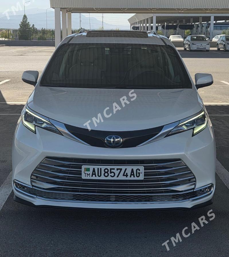 Toyota Sienna 2021 - 590 000 TMT - Бузмеин - img 3