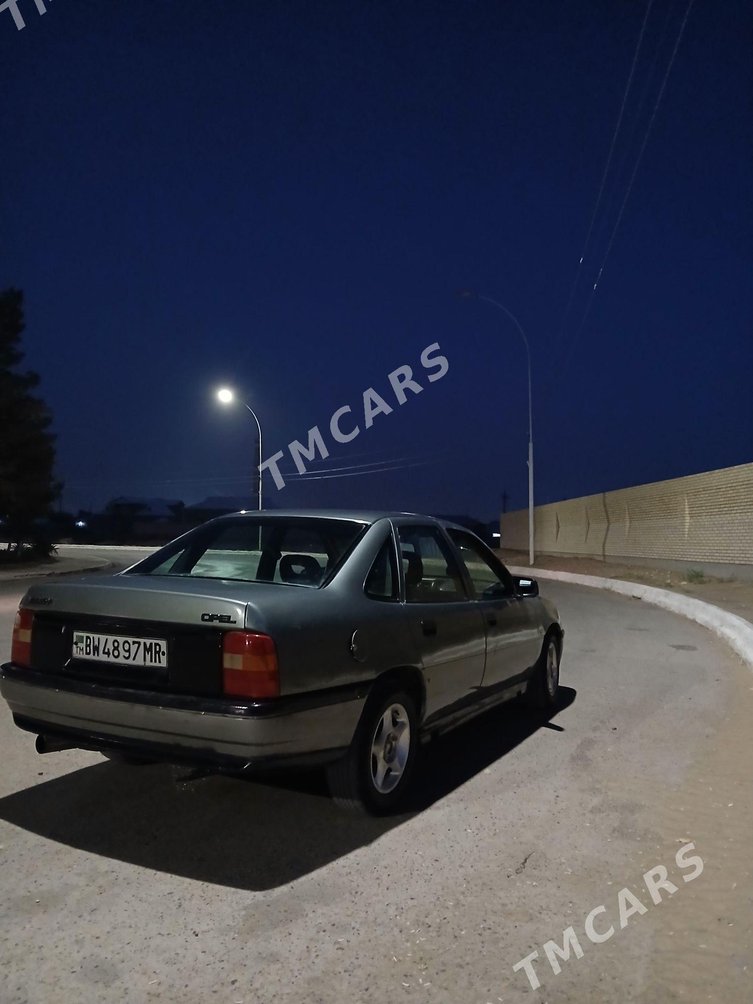 Opel Vectra 1988 - 25 000 TMT - Mary - img 4