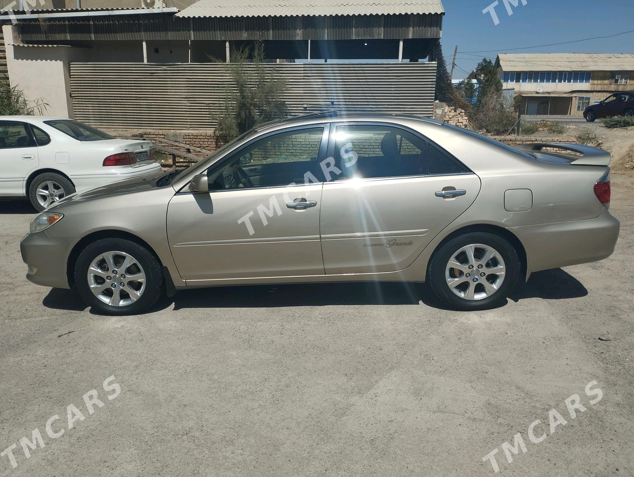 Toyota Camry 2003 - 240 000 TMT - Мары - img 2
