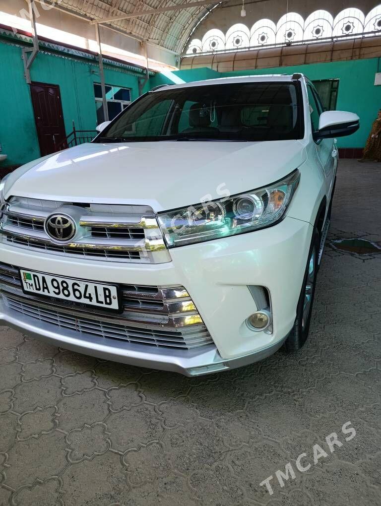 Toyota Highlander 2018 - 460 000 TMT - Керки - img 3