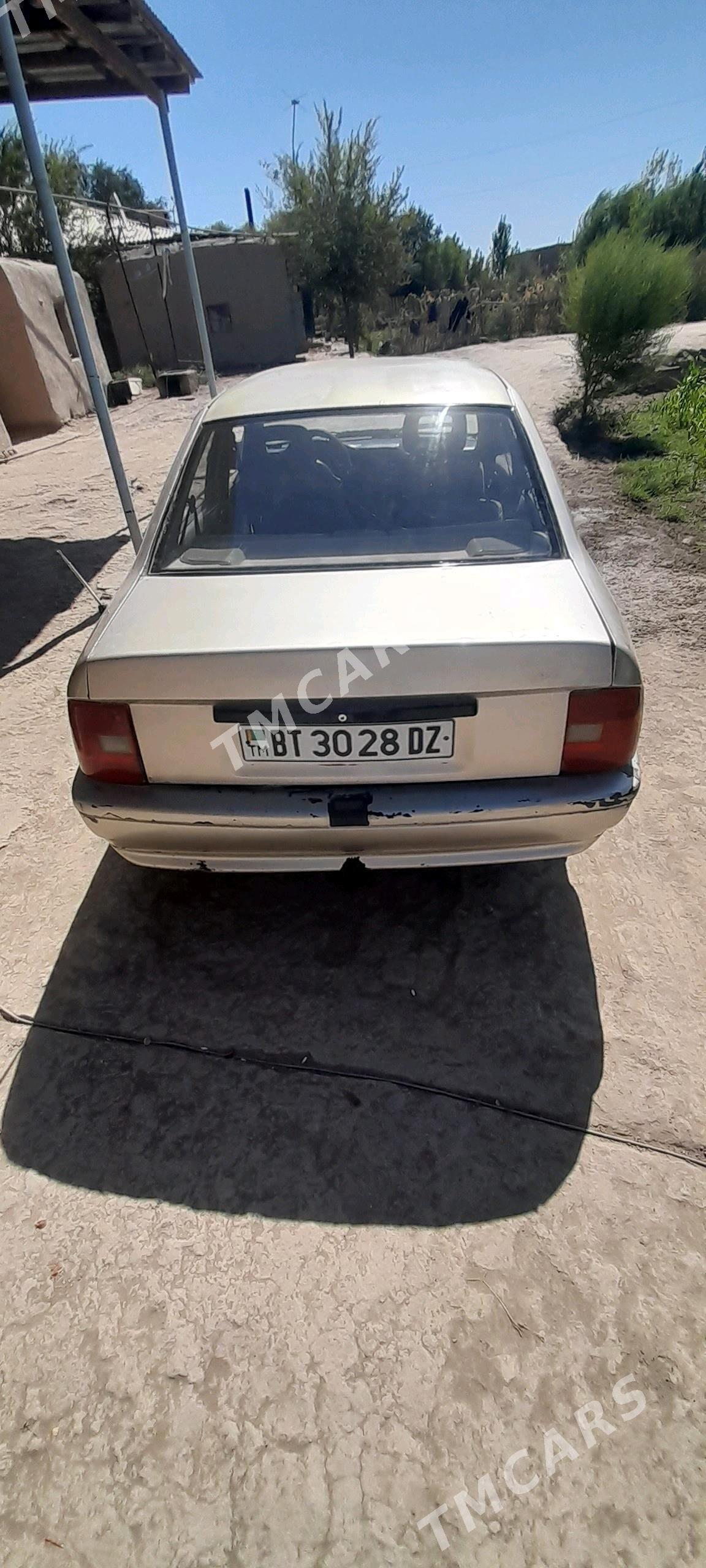 Opel Vectra 1990 - 17 000 TMT - Gubadag - img 3