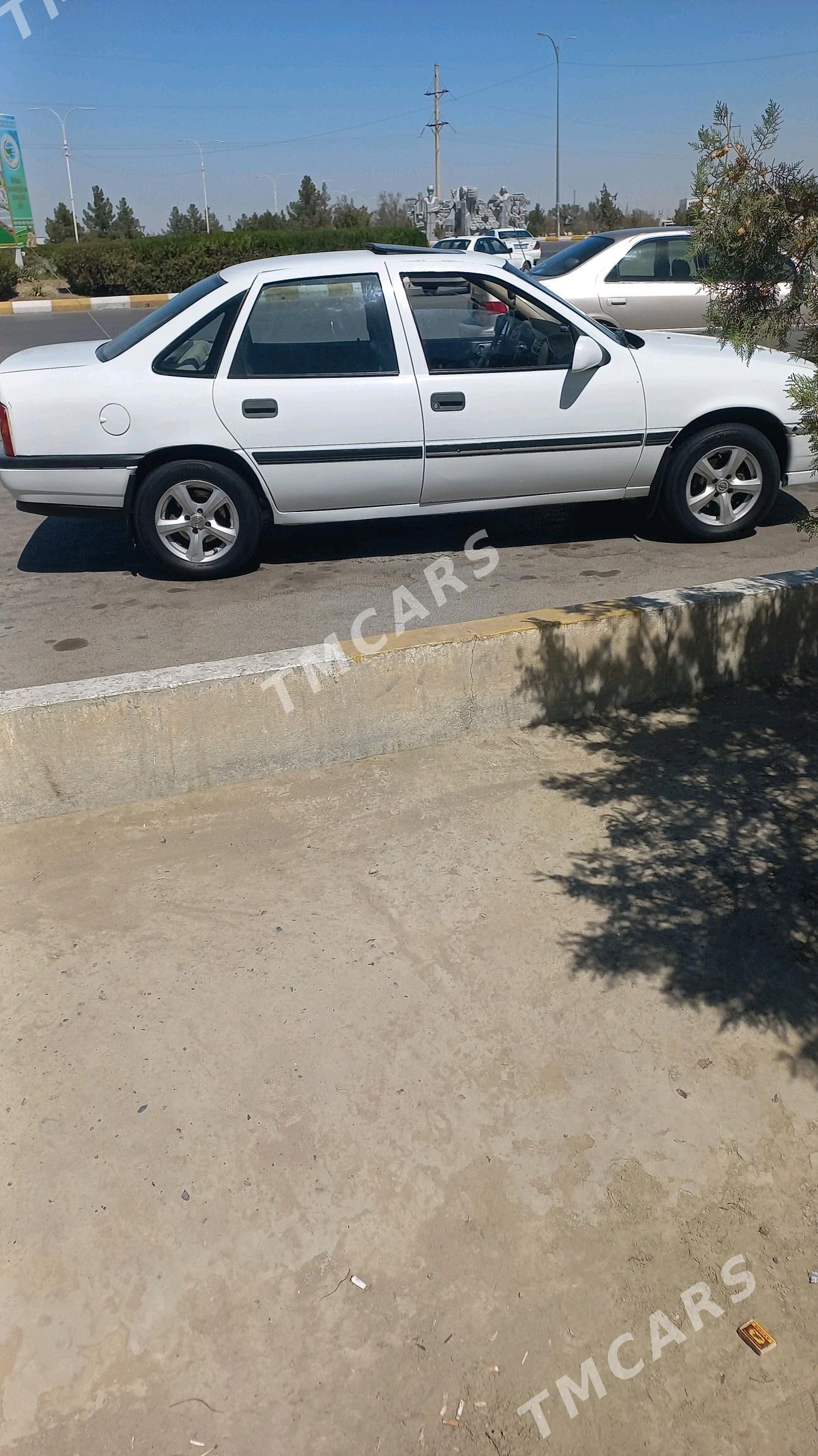 Opel Vectra 1992 - 38 000 TMT - Бахарден - img 3