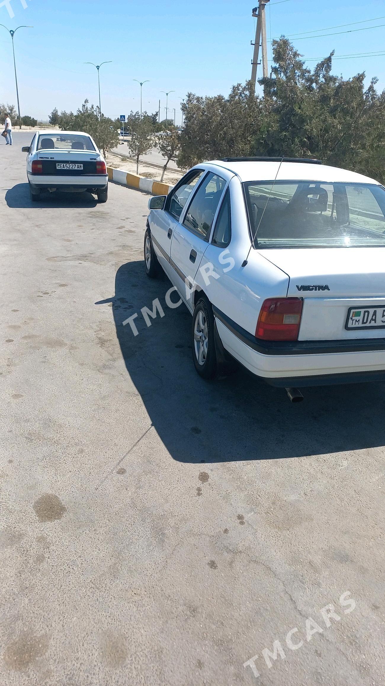 Opel Vectra 1992 - 38 000 TMT - Бахарден - img 4