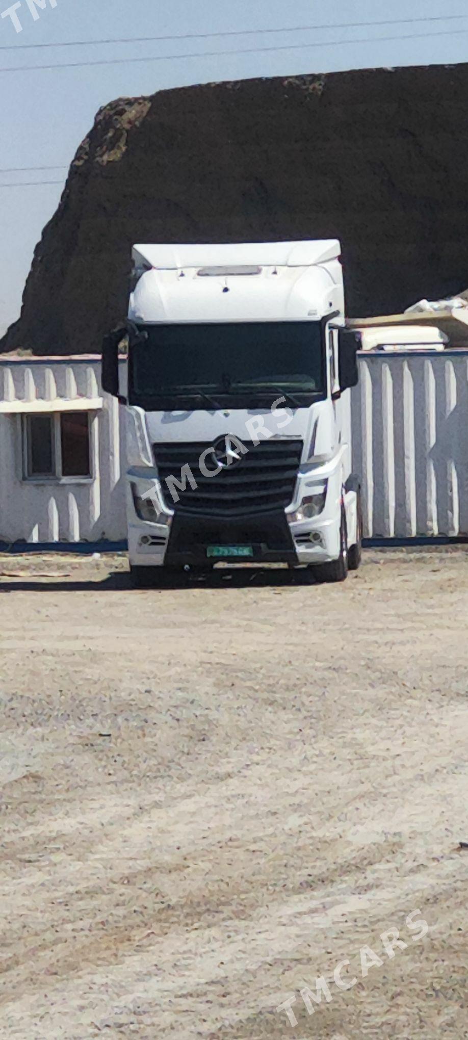 Mercedes-Benz ACTROS 3331 2014 - 800 000 TMT - Аркадаг - img 2
