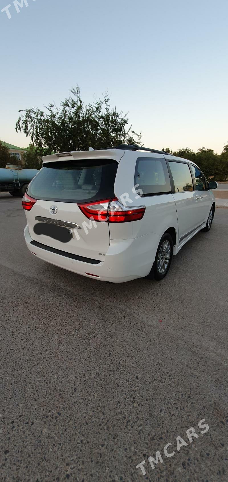 Toyota Sienna 2018 - 414 000 TMT - 30 mkr - img 2