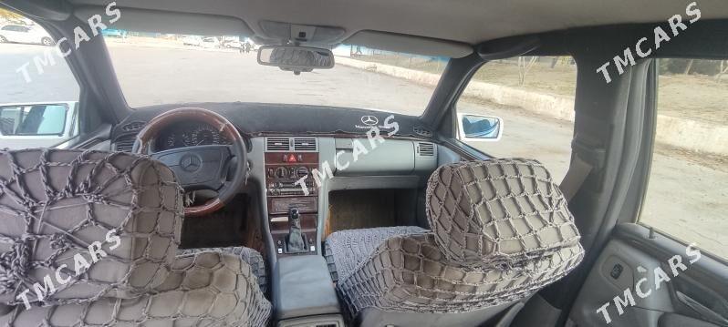 Mercedes-Benz E-Class 1997 - 75 000 TMT - Aşgabat - img 5
