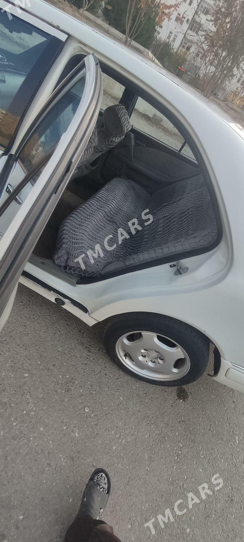 Mercedes-Benz E-Class 1997 - 75 000 TMT - Aşgabat - img 6