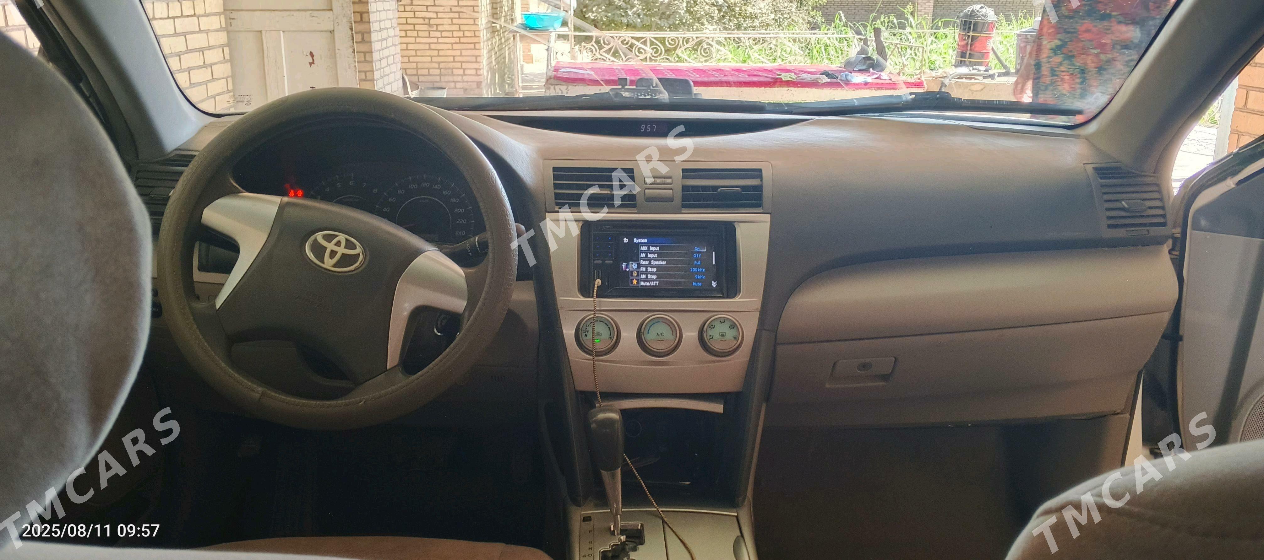 Toyota Camry 2010 - 130 000 TMT - Halaç - img 3