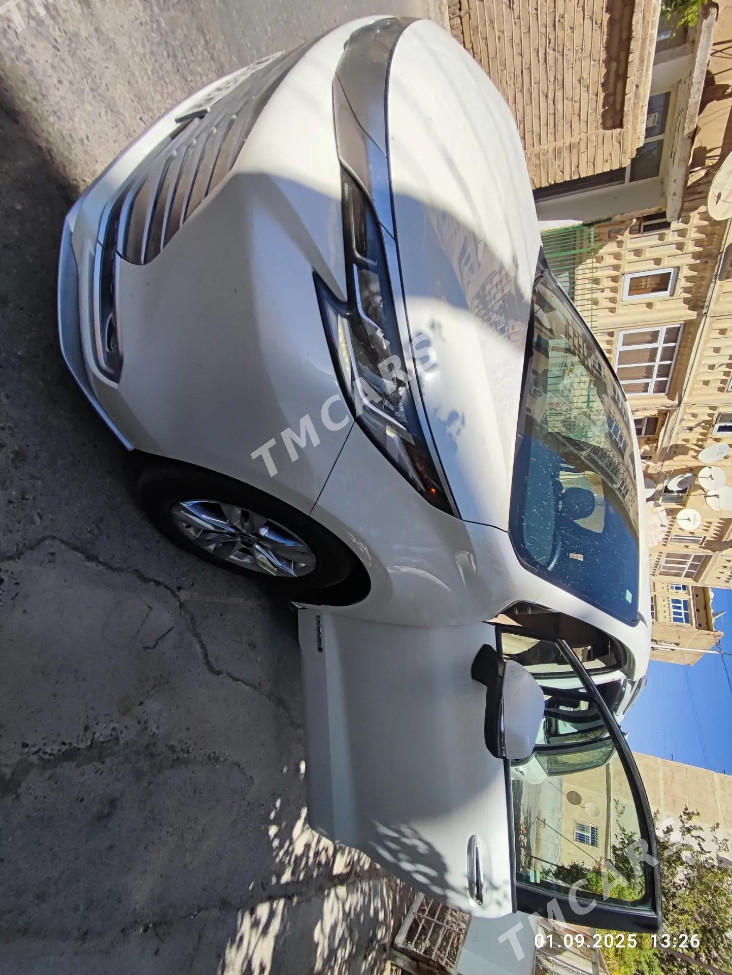 Toyota Sienna 2021 - 600 000 TMT - 11 мкр - img 3