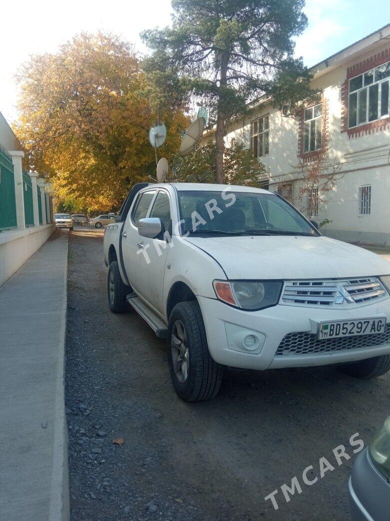 Mitsubishi L200 2011 - 150 000 TMT - Kim raýon - img 4