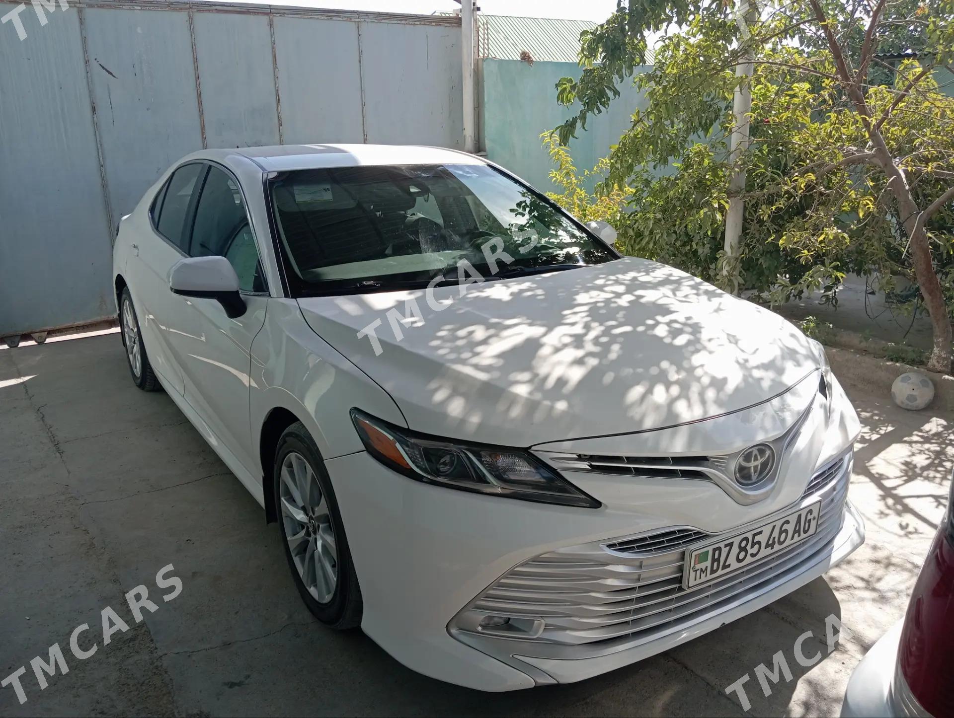 Toyota Camry 2018 - 320 000 TMT - Dänew - img 2