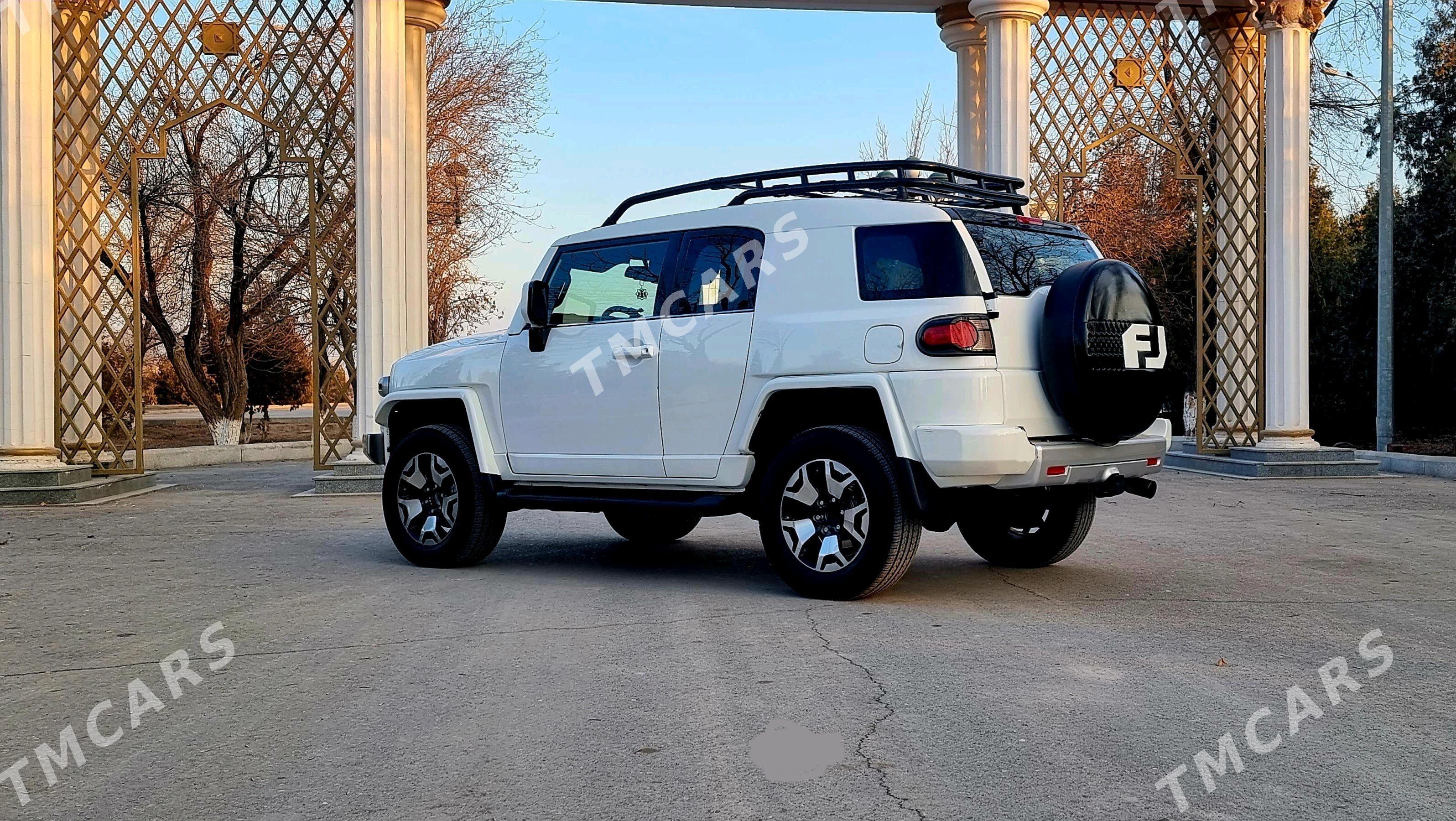 Toyota FJ Cruiser 2008 - 450 000 TMT - Daşoguz - img 5