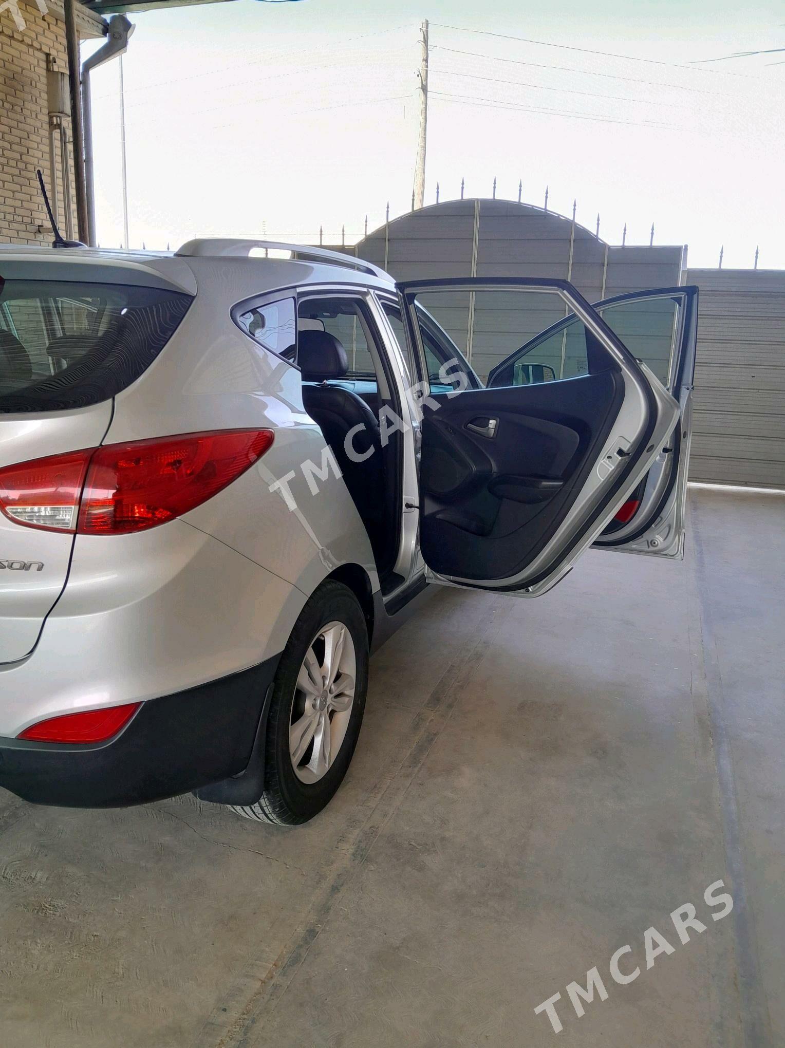 Hyundai Tucson 2011 - 160 000 TMT - Векильбазар - img 3