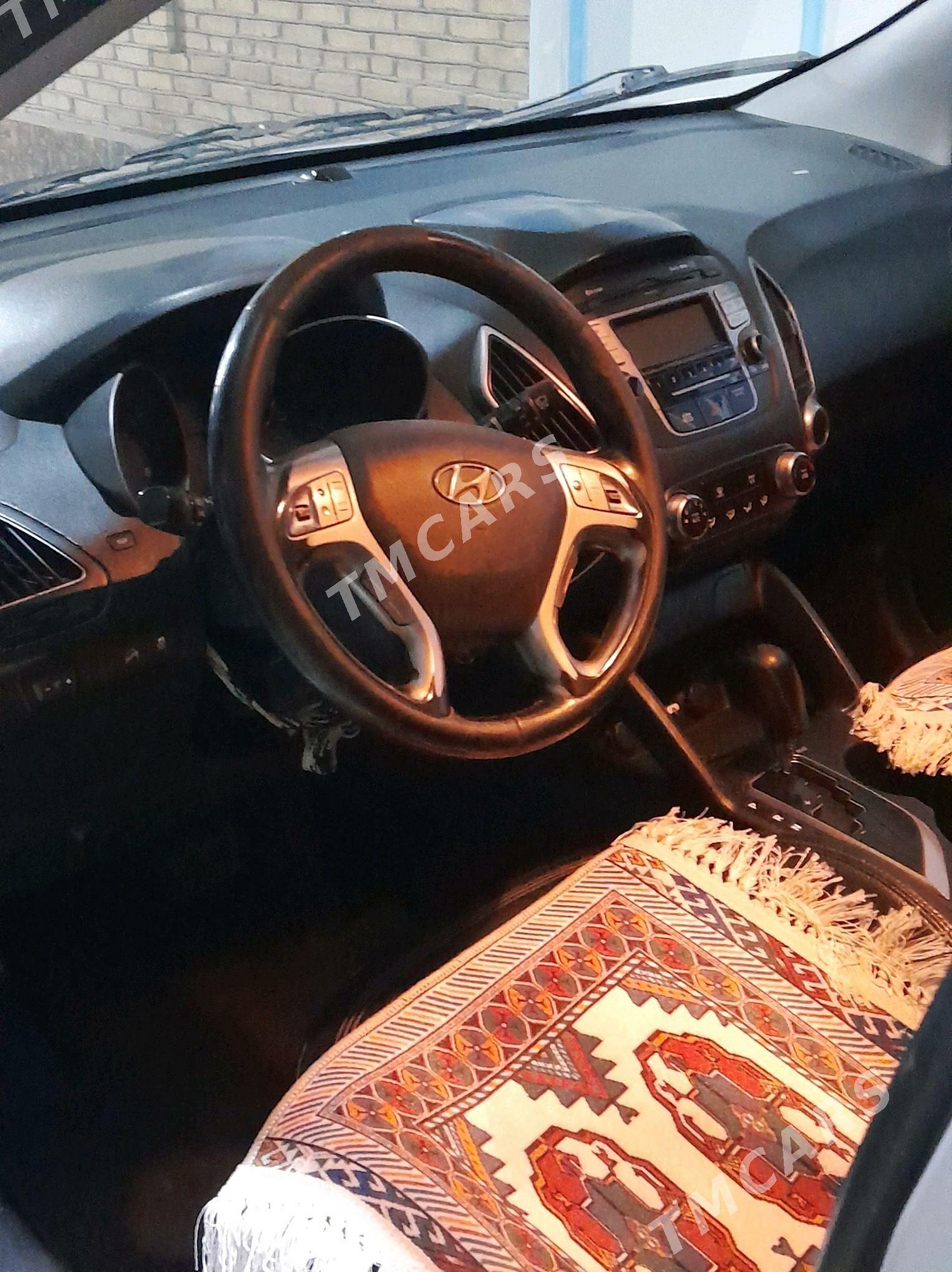 Hyundai Tucson 2011 - 160 000 TMT - Векильбазар - img 2
