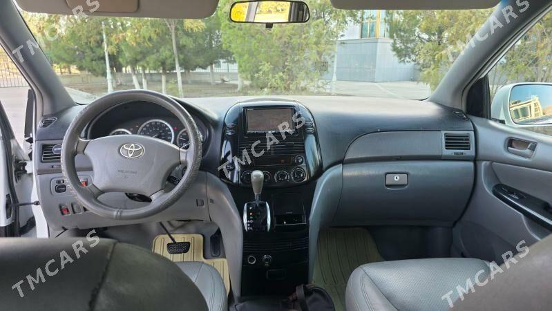 Toyota Sienna 2004 - 190 000 TMT - Балканабат - img 2