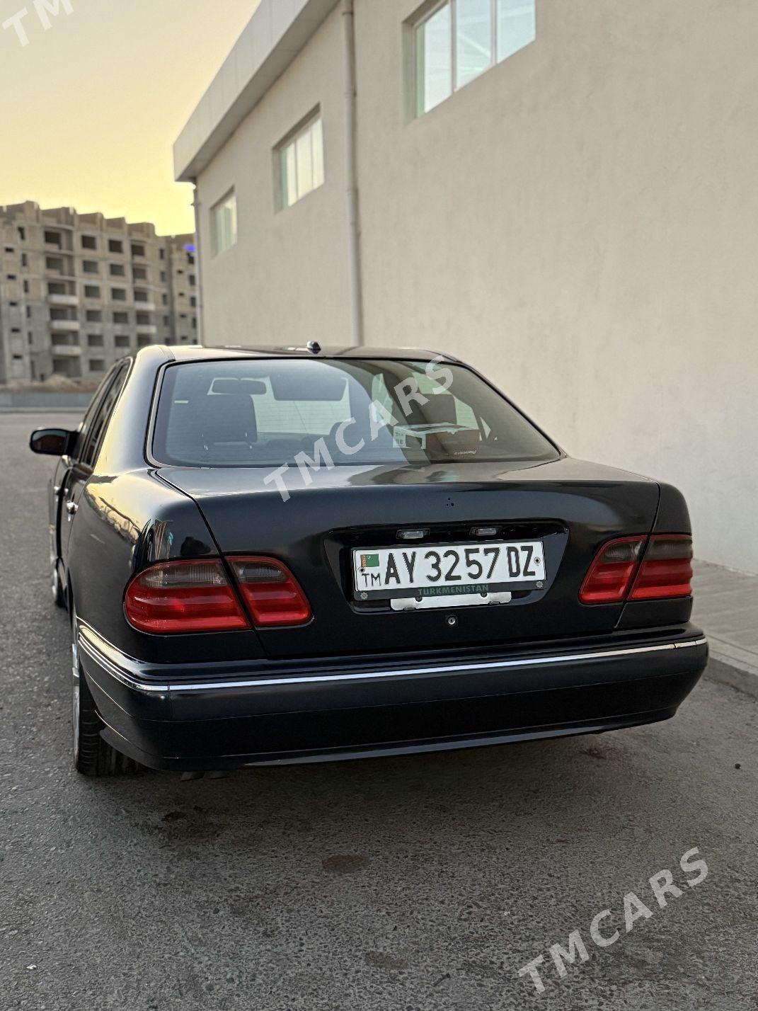 Mercedes-Benz E320 2000 - 100 000 TMT - Дашогуз - img 3