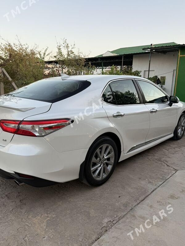 Toyota Camry 2018 - 280 000 TMT - Täze zaman - img 4