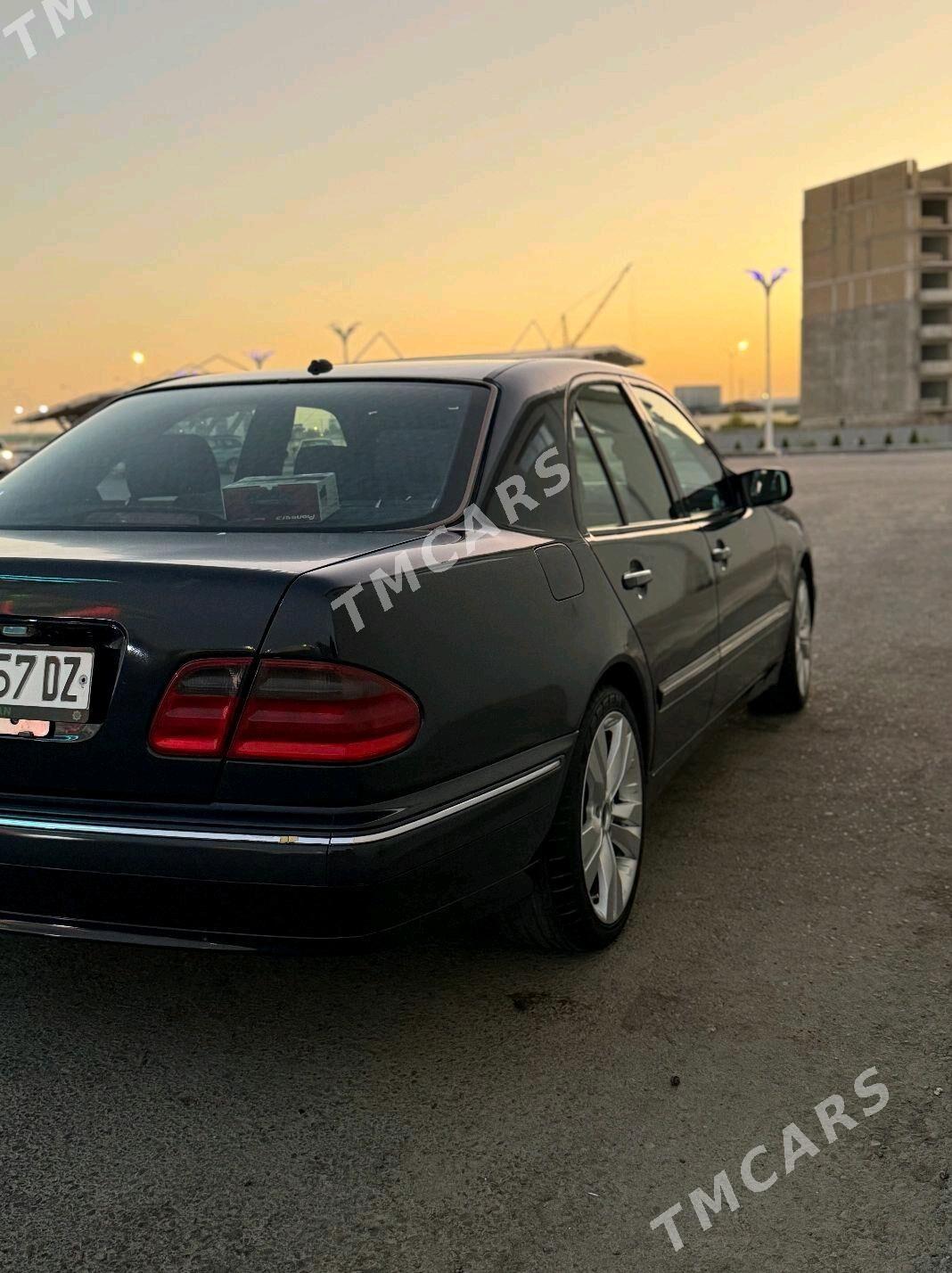 Mercedes-Benz E320 2000 - 100 000 TMT - Дашогуз - img 5