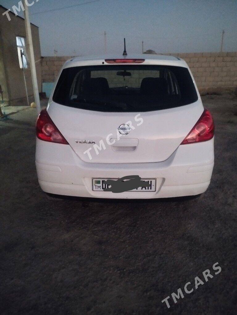 Nissan Versa 2012 - 120 000 TMT - Кака - img 3