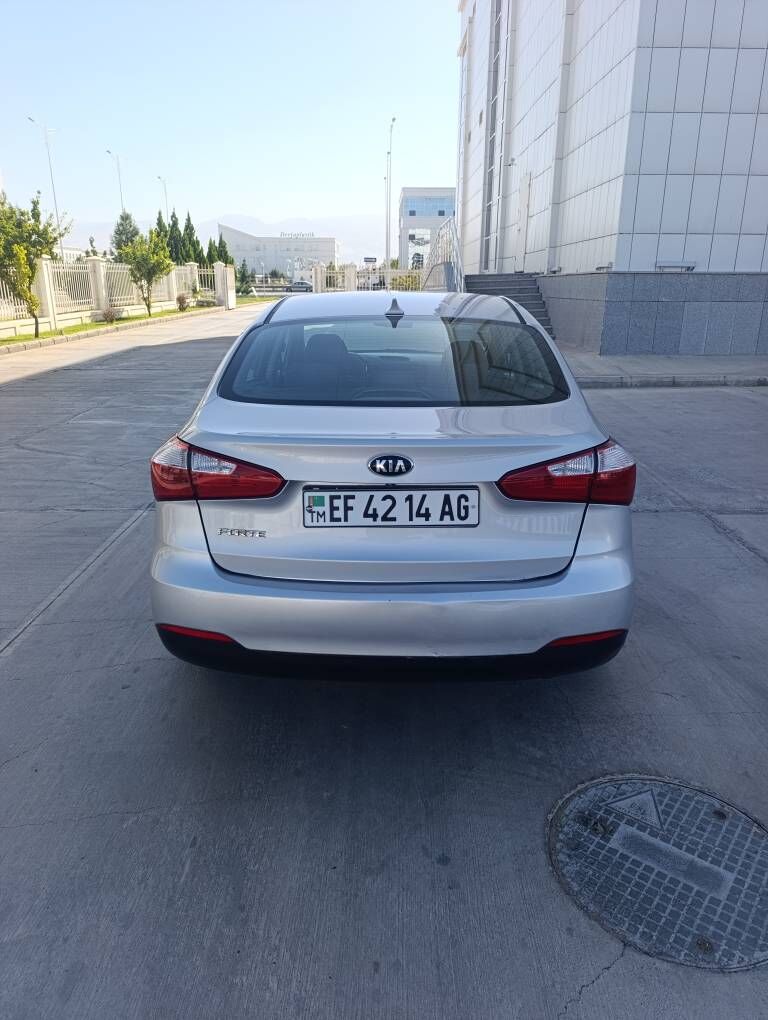 Kia Forte 2015 - 148 000 TMT - Гарадамак - img 3