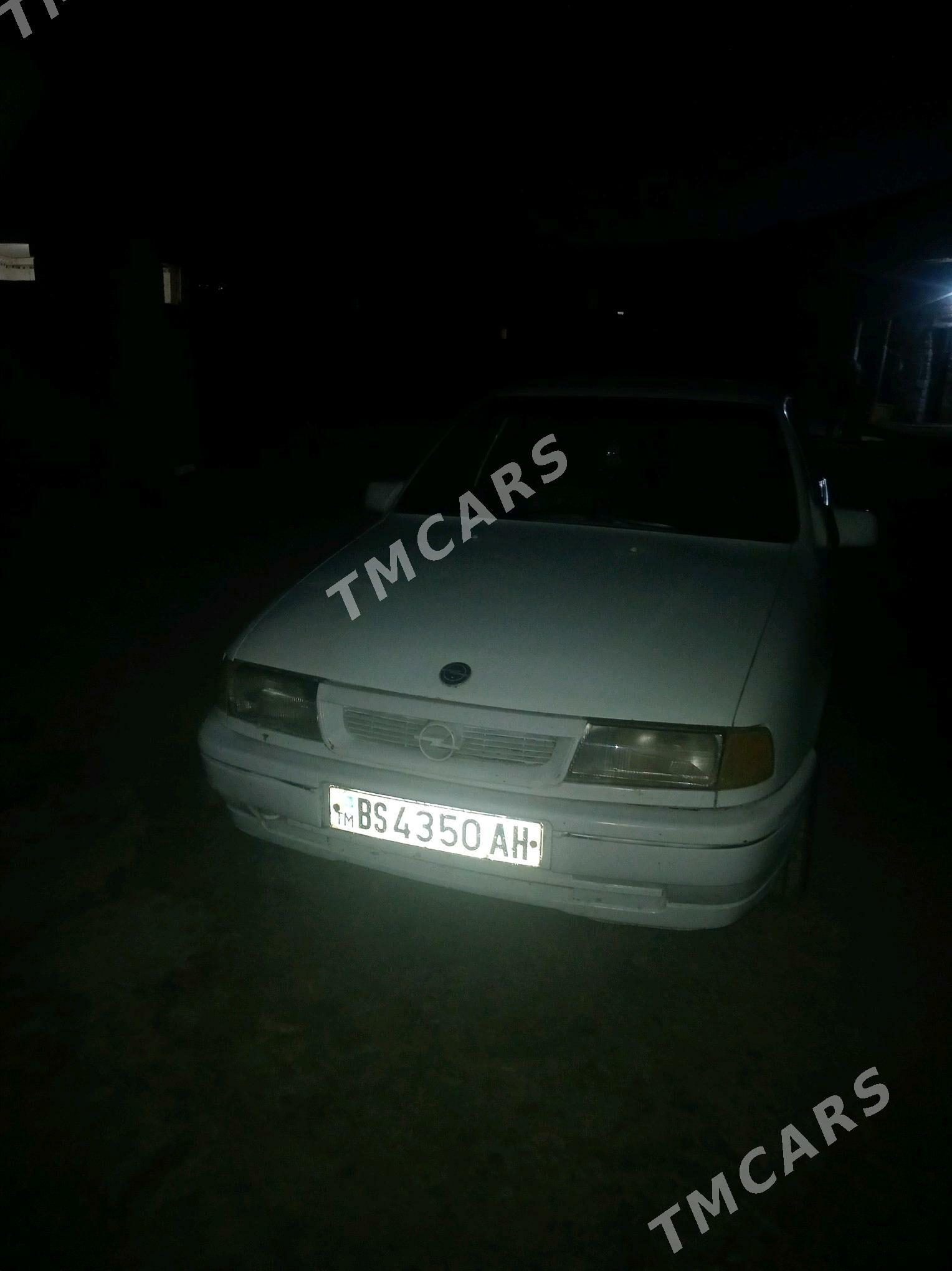 Opel Vectra 1991 - 25 000 TMT - Бахарден - img 2