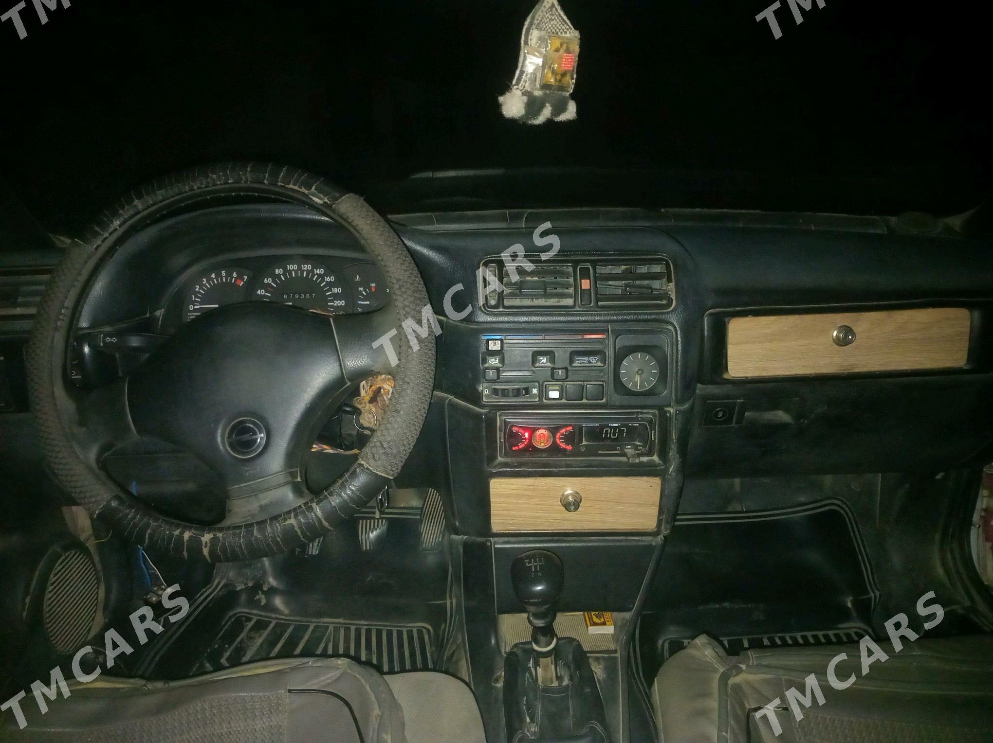 Opel Vectra 1991 - 25 000 TMT - Бахарден - img 5
