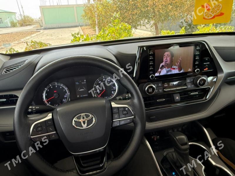 Toyota Highlander 2021 - 480 000 TMT - Эсенгулы - img 4