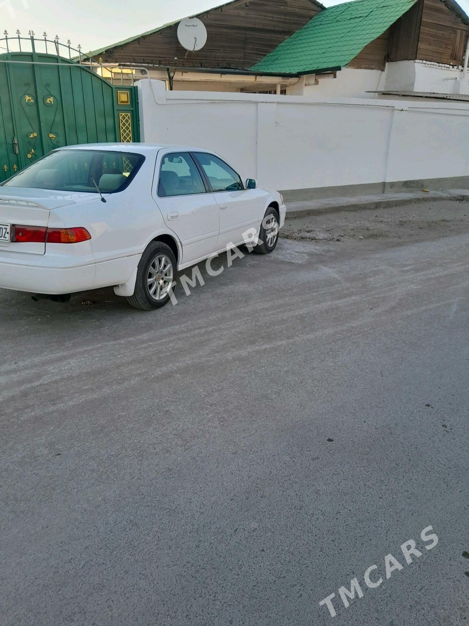 Toyota Camry 2000 - 140 000 TMT - Daşoguz - img 4