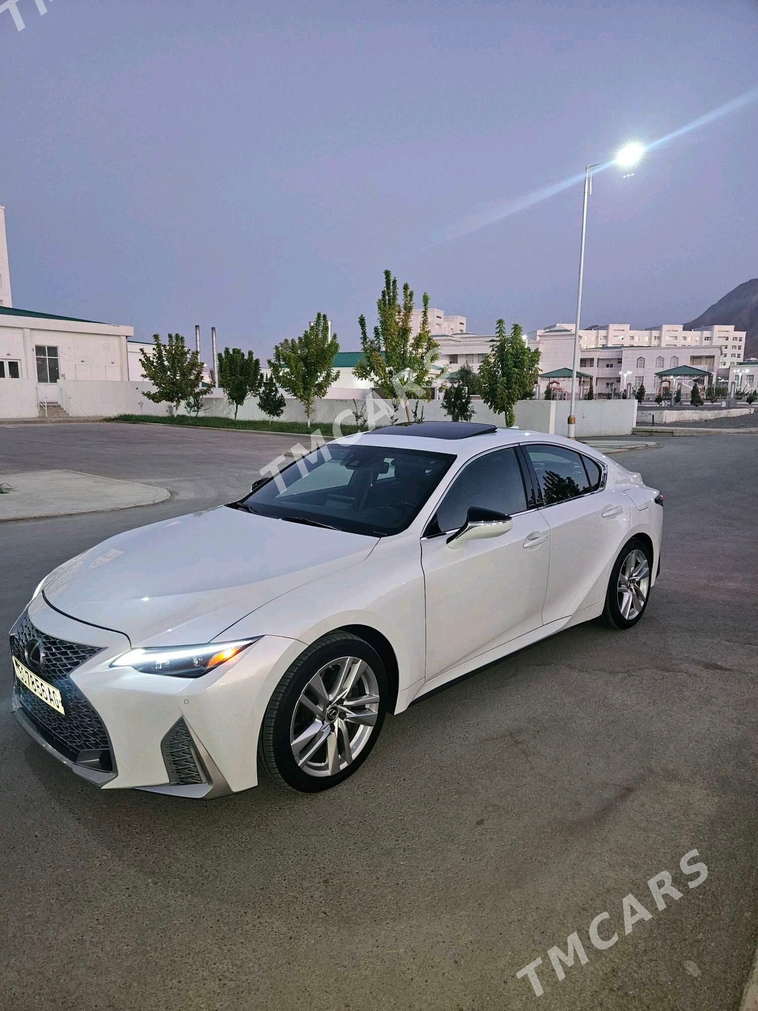 Lexus IS 300 2020 - 575 000 TMT - Гёкдже - img 4