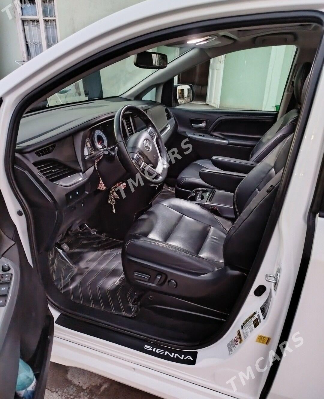 Toyota Sienna 2017 - 440 000 TMT - Гёкдепе - img 4