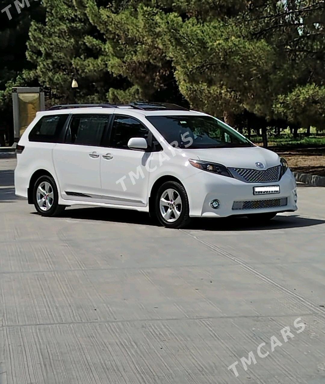 Toyota Sienna 2017 - 440 000 TMT - Гёкдепе - img 7