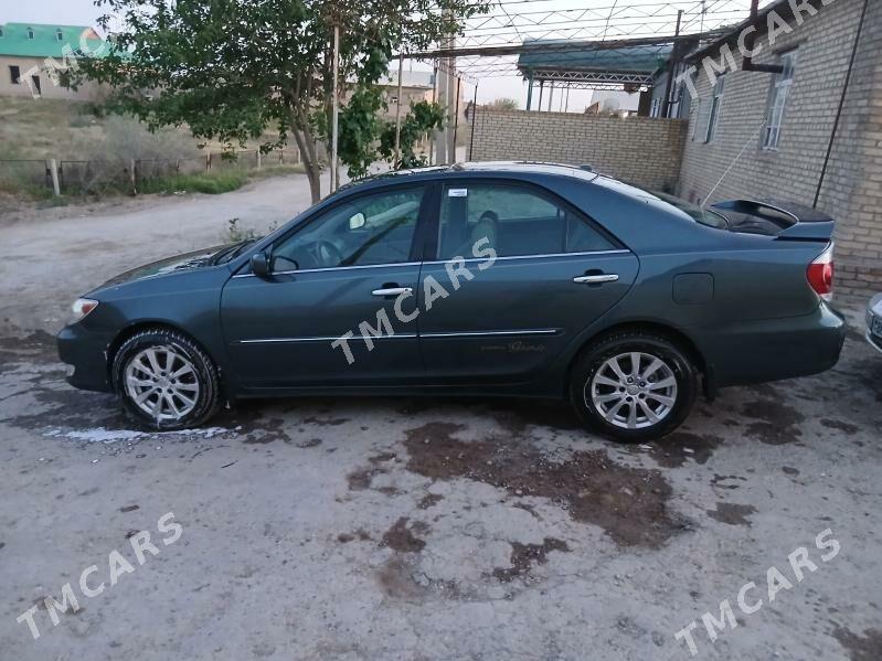 Toyota Camry 2003 - 180 000 TMT - Halaç - img 3