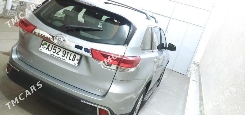 Toyota Highlander 2018 - 440 000 TMT - Туркменабат - img 3