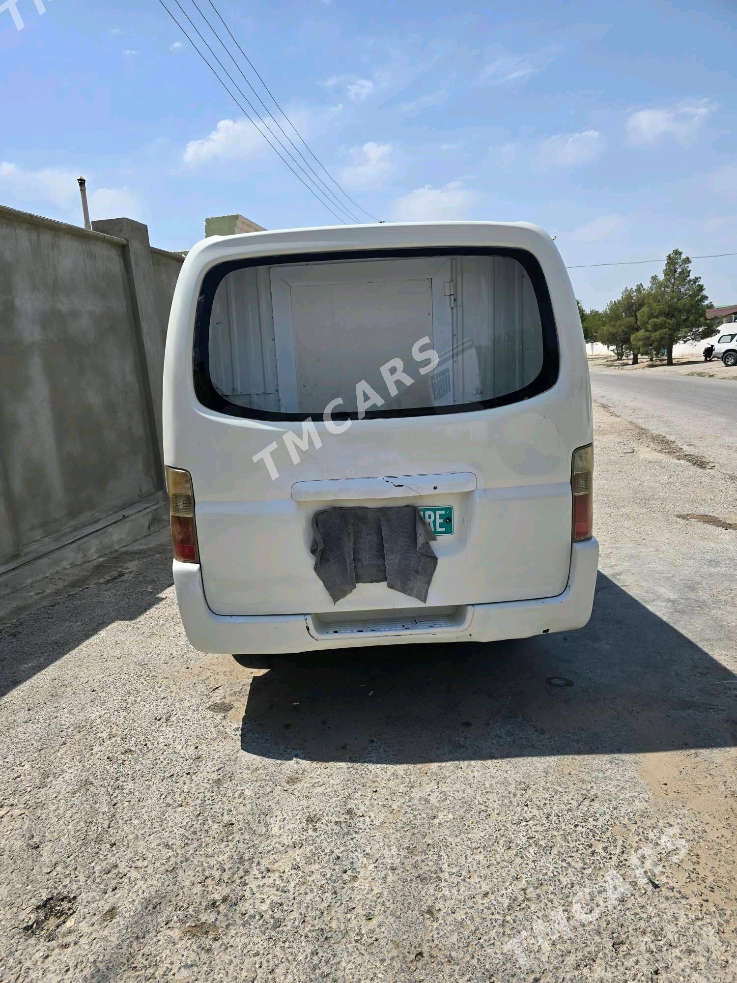 Nissan Urvan 2002 - 70 000 TMT - Балканабат - img 2
