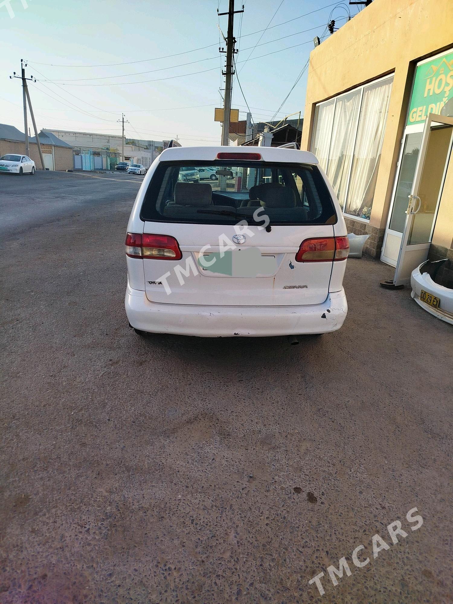 Toyota Sienna 1999 - 130 000 TMT - Мары - img 5