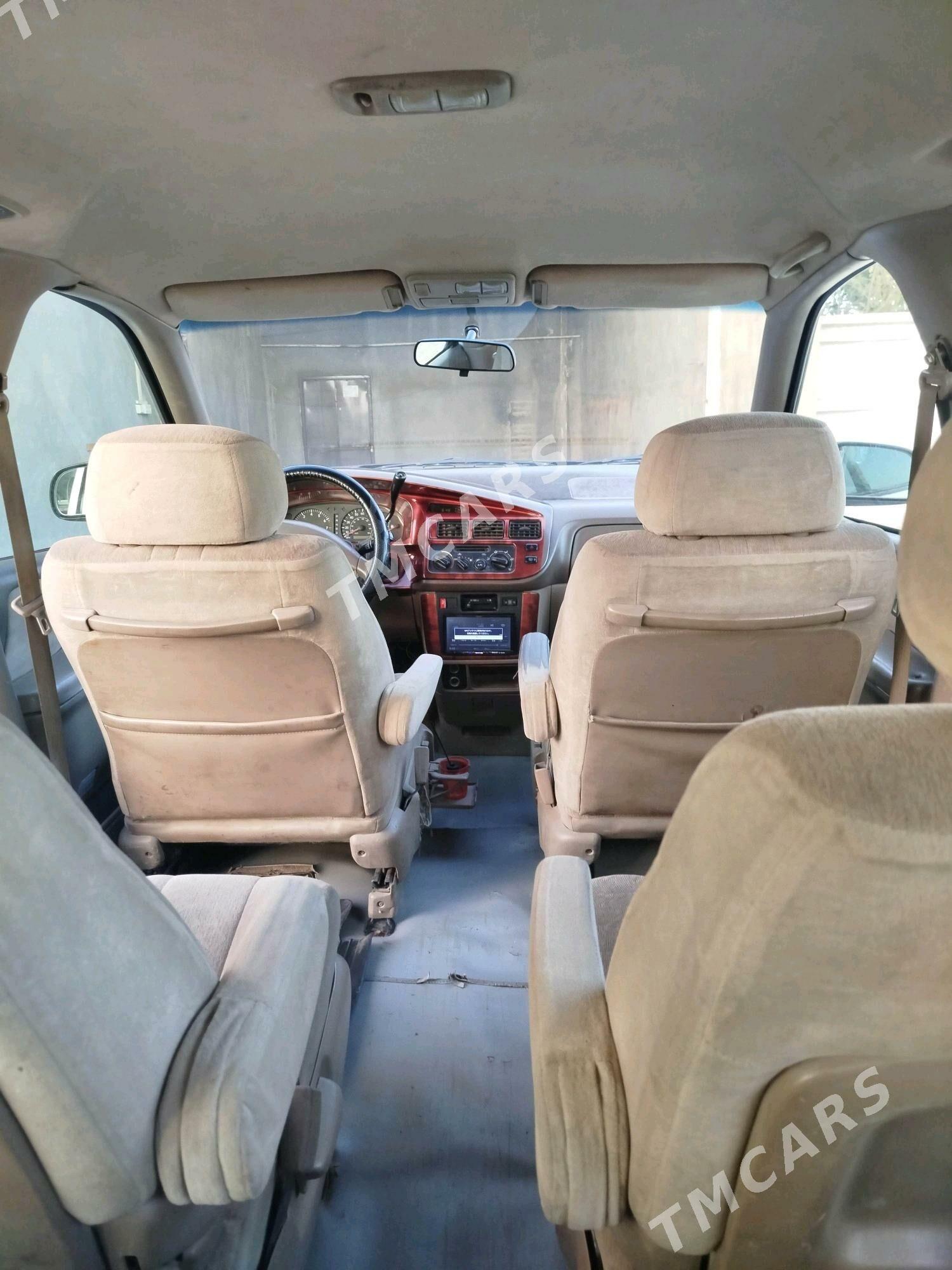 Toyota Sienna 1999 - 130 000 TMT - Мары - img 8