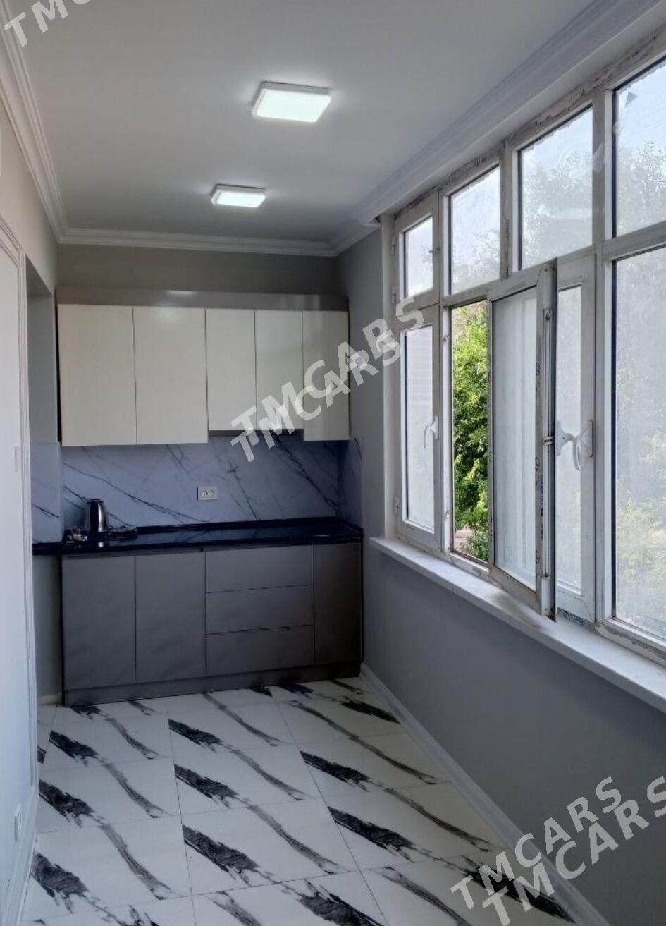 ÝEREWANSKI KÖÇE 3-KOMNAT 4/2-ETAJY REMONTLY - Район ст. Аэропорта, ул. Гагарина - img 2