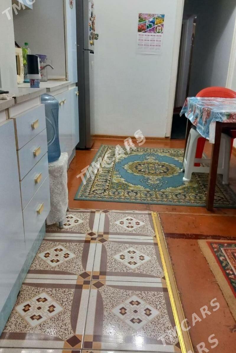 (2476)-NAGINA KÖÇE JENNET BAZARYŇ ÖŇI 3-KOMNAT - 3 мкр - img 3